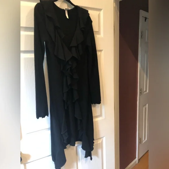 Aqua Cashmere Ruffled Duster Final Sale - Picture 4 of 12